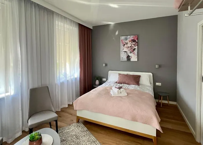 Lawendowe Nocowanie Zdrojowa 9 Lokal 1b Апартаменты *